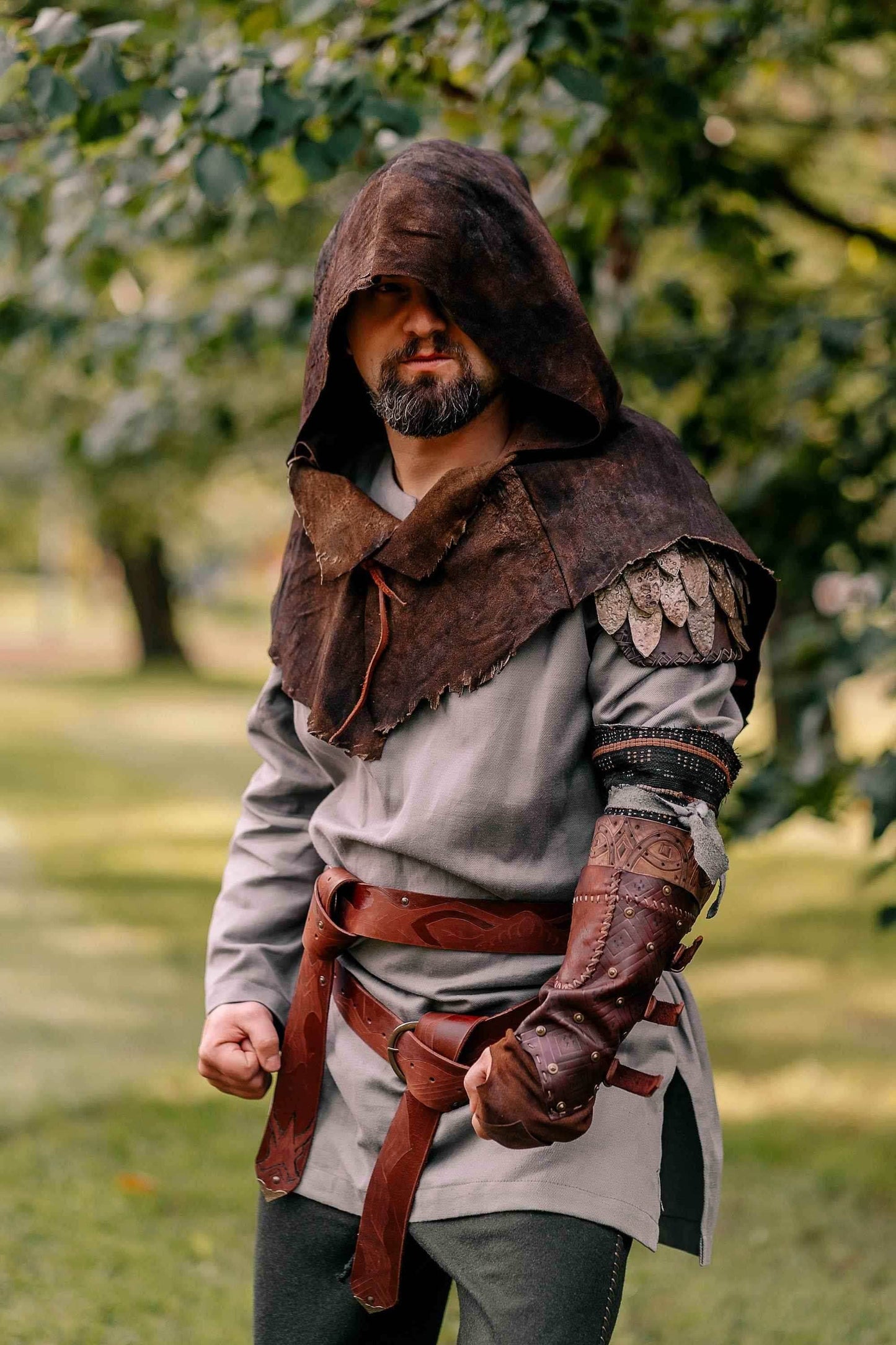 Robin Hood leather bracers - For two hands