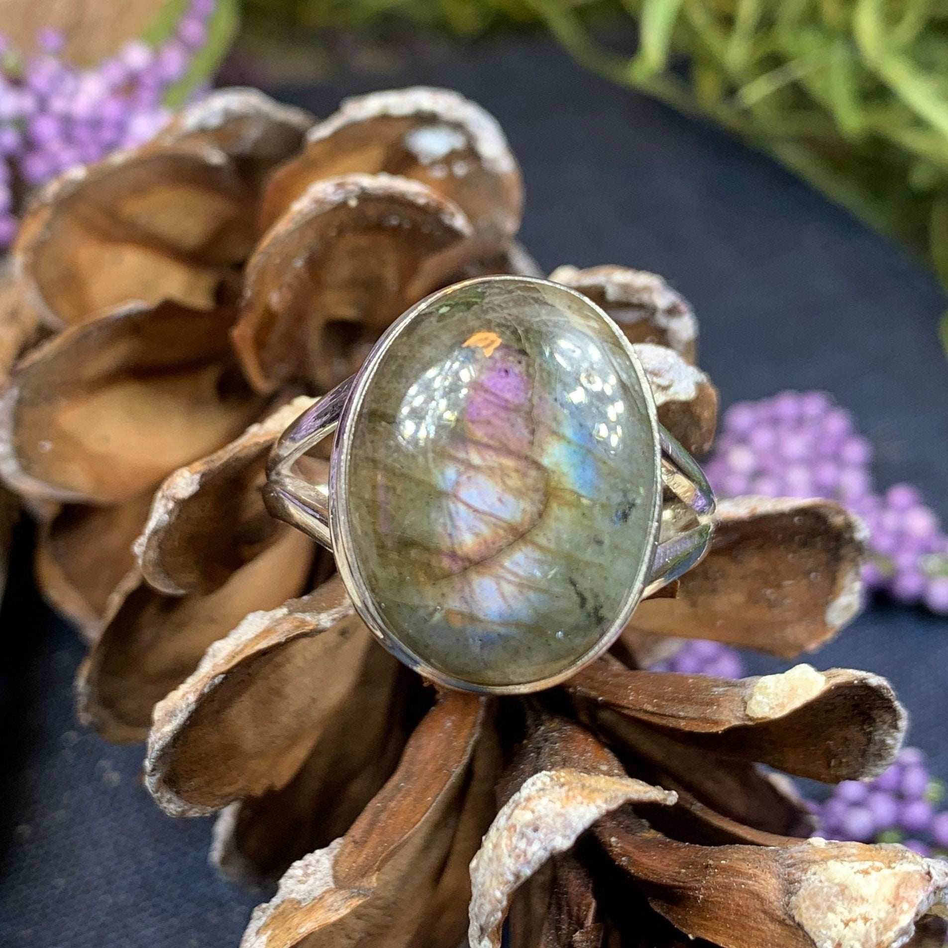 Moonwind Magic Ring - 6 / Oval