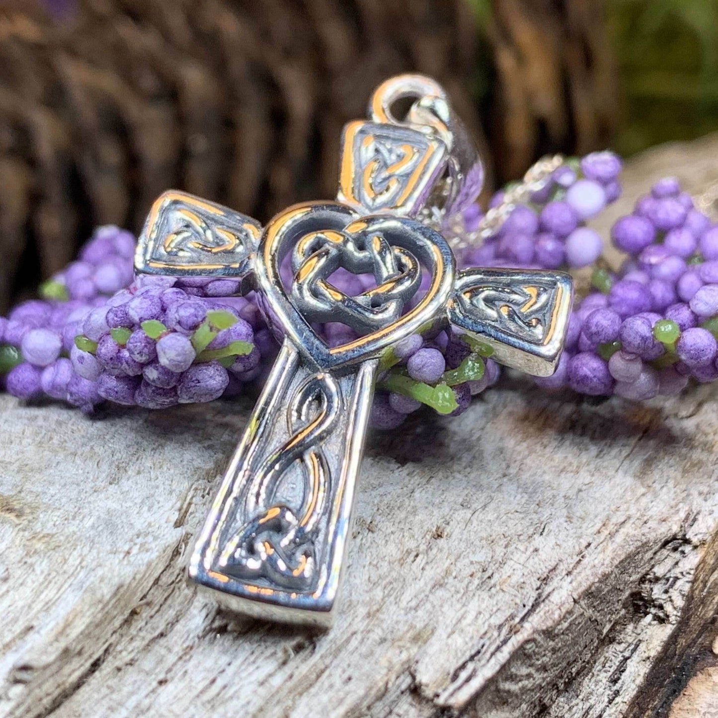 Noble Heart Celtic Cross Necklace - 18