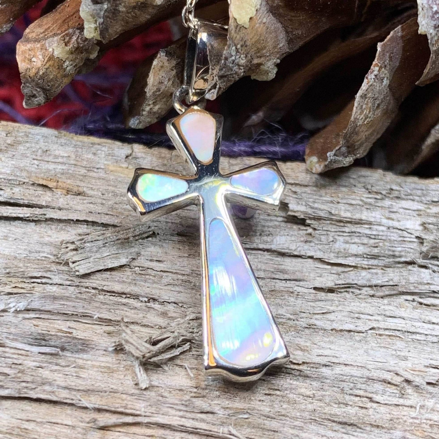 Kylemore Celtic Cross Necklace - 18 / Mother of pearl