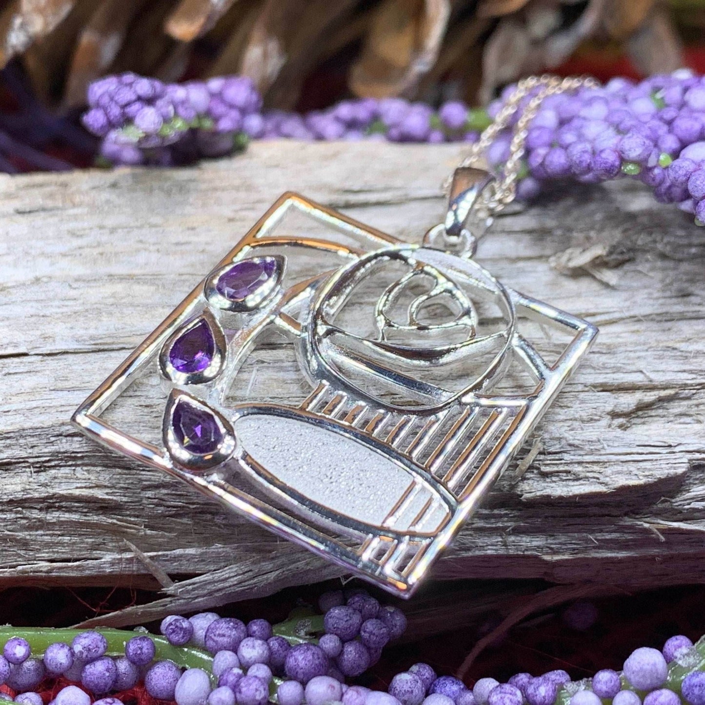 Cairn Clyde Mackintosh Necklace - 18