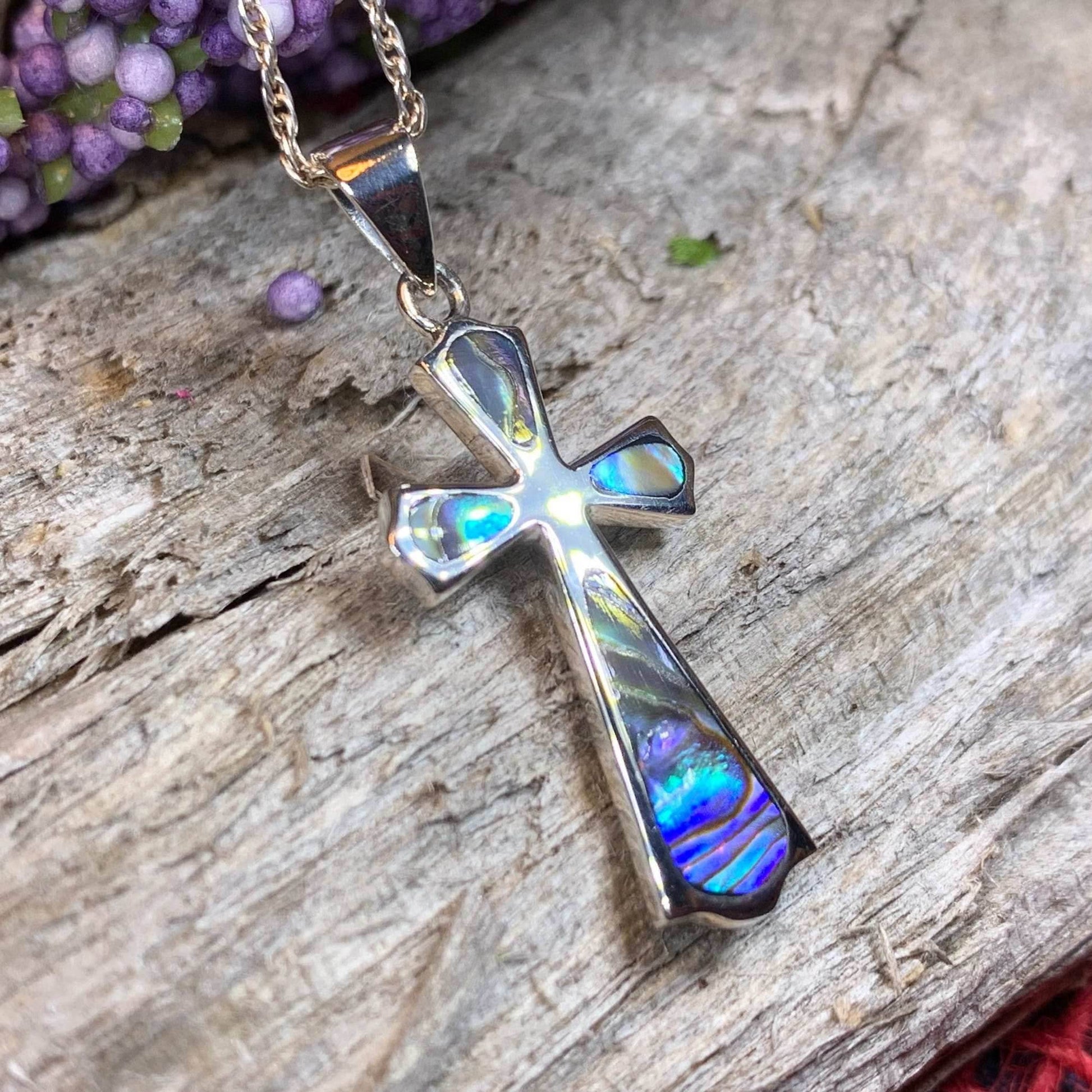 Kylemore Celtic Cross Necklace - 18 / Mother of pearl