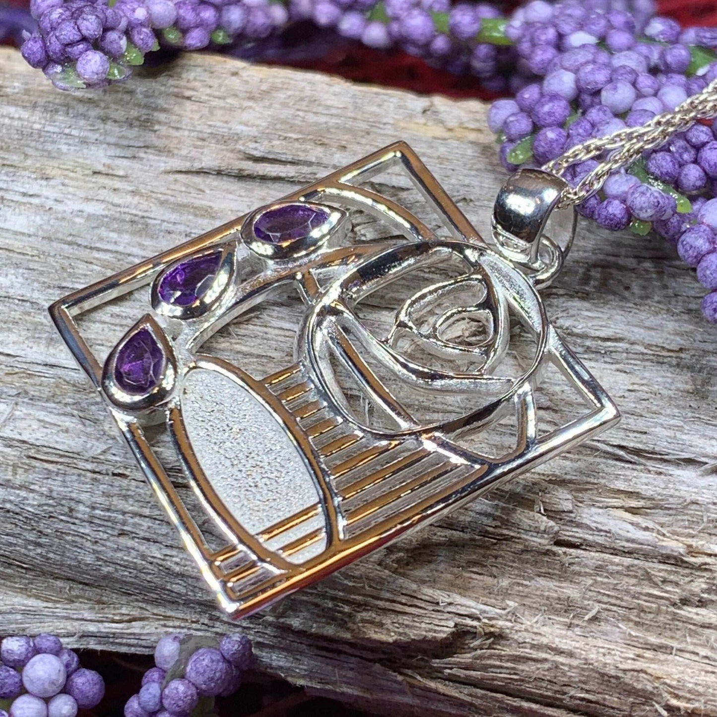 Cairn Clyde Mackintosh Necklace - 18
