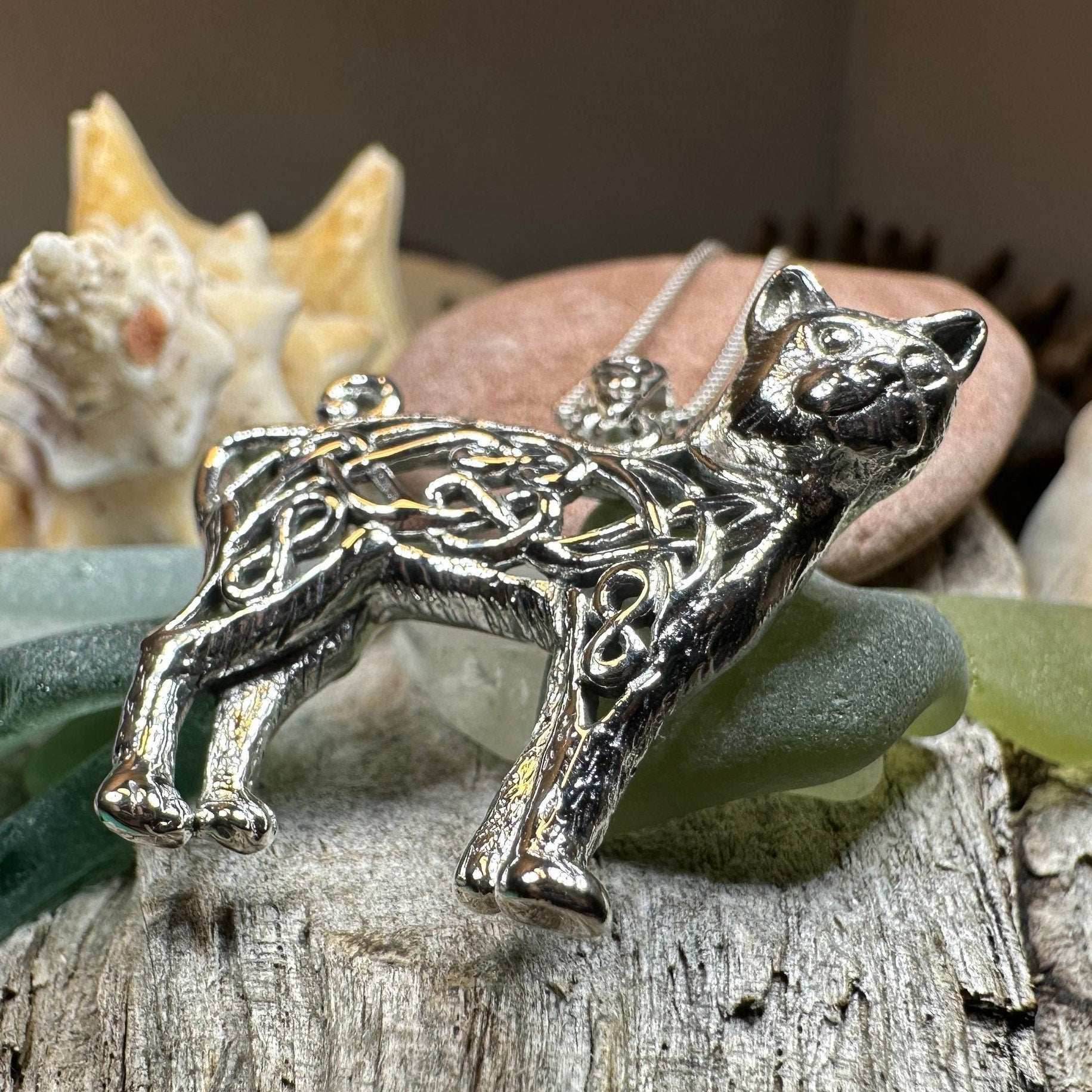 Shavella Celtic Cat Necklace - 18