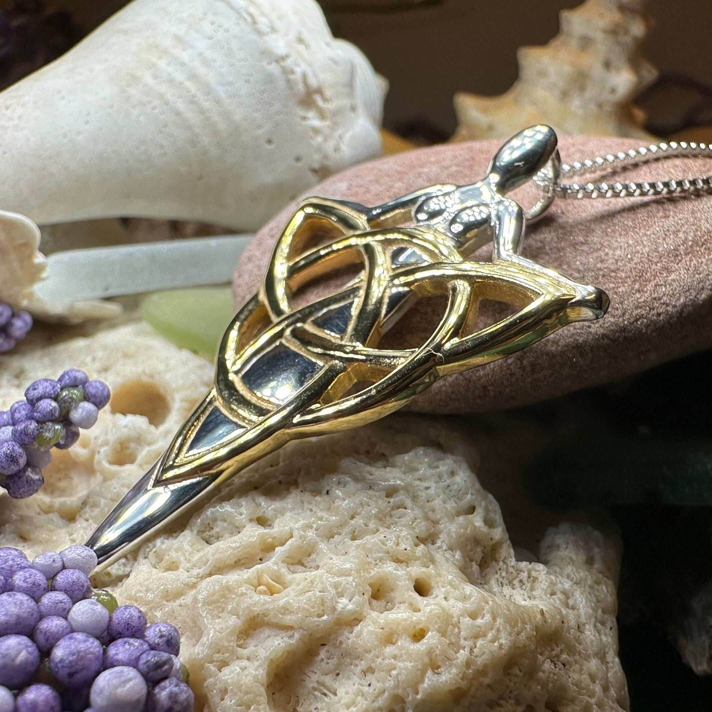 Golden Goddess Necklace - 18