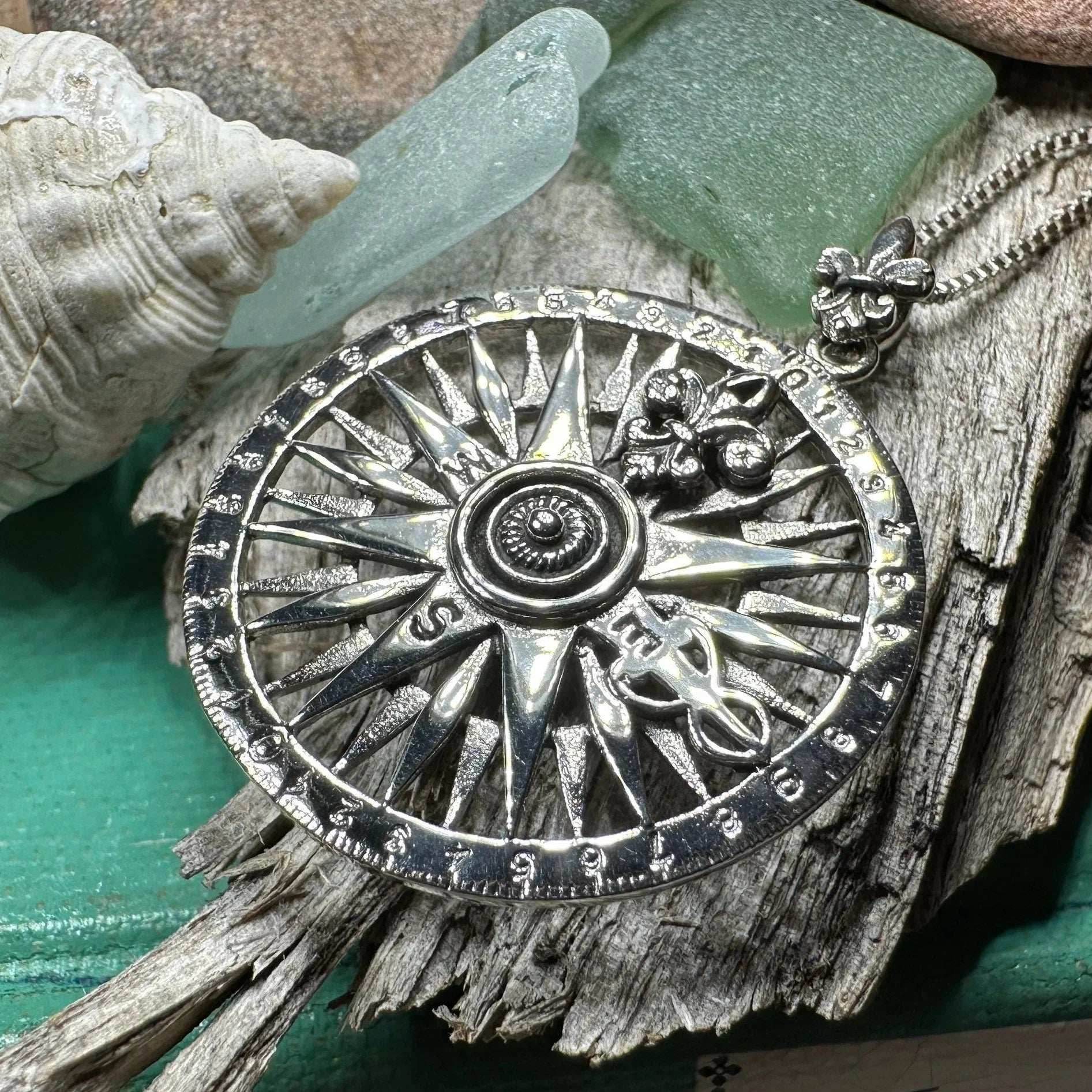Wonderful Journey Compass Necklace - 18