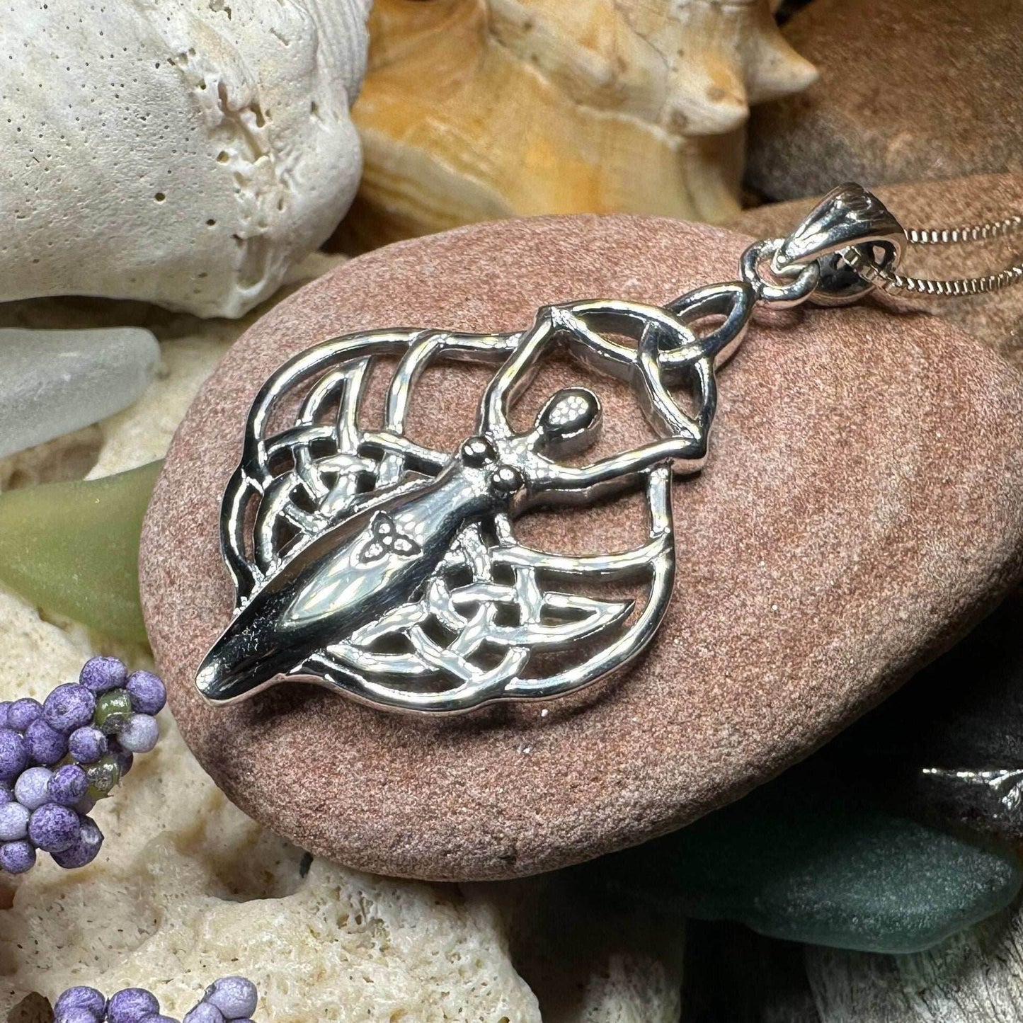 Danara Danu Goddess Necklace - 18
