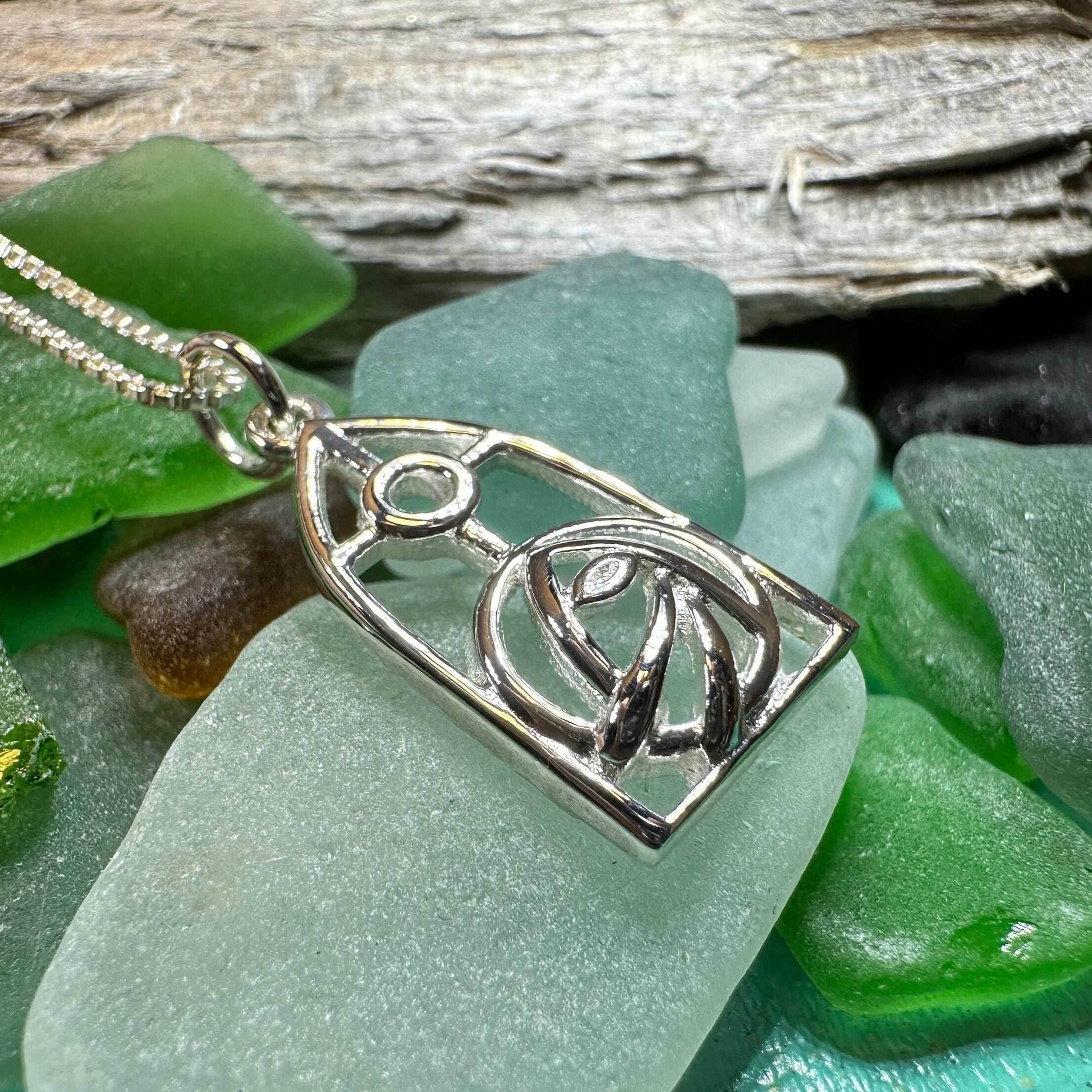 Arundel Mackintosh Rose Necklace - 18