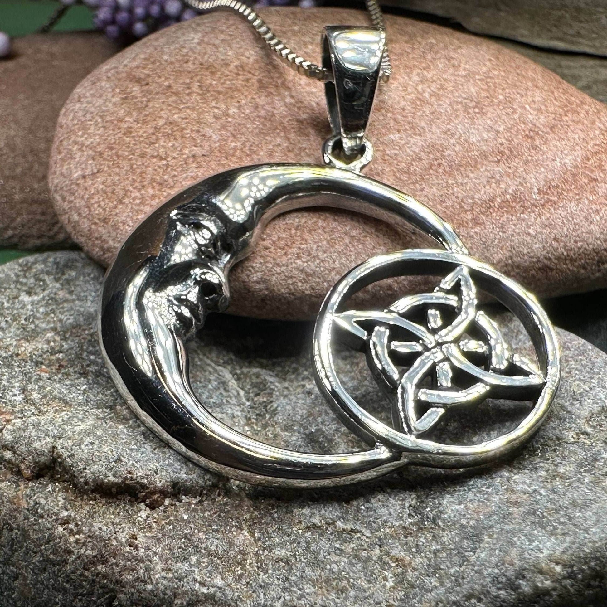 Nightdreamer Crescent Moon Necklace - 18
