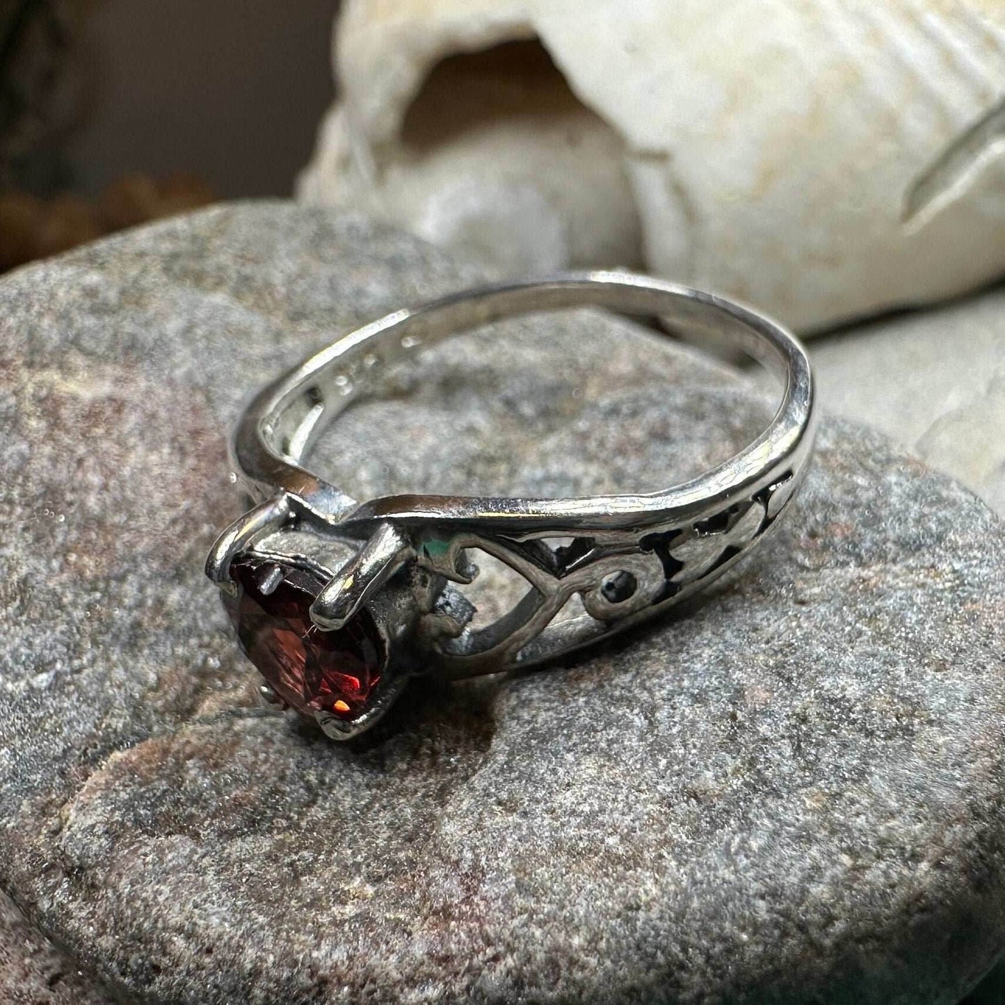 Elvarina Celtic Knot Ring - 6 / Blue Topaz