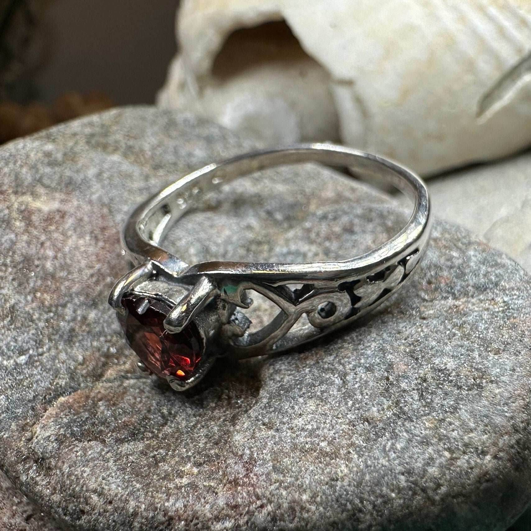 Elvarina Celtic Knot Ring - 6 / Blue Topaz