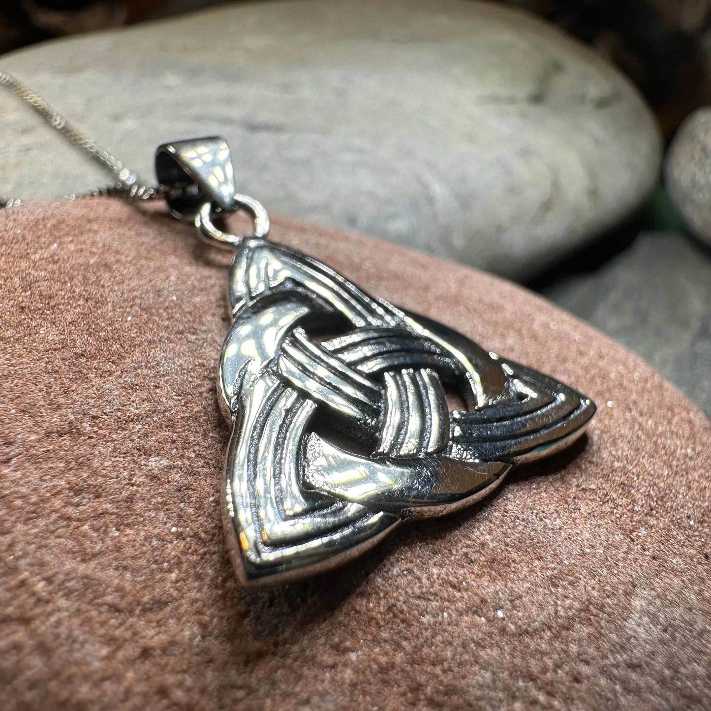 Classic Trinity Knot Necklace - 18