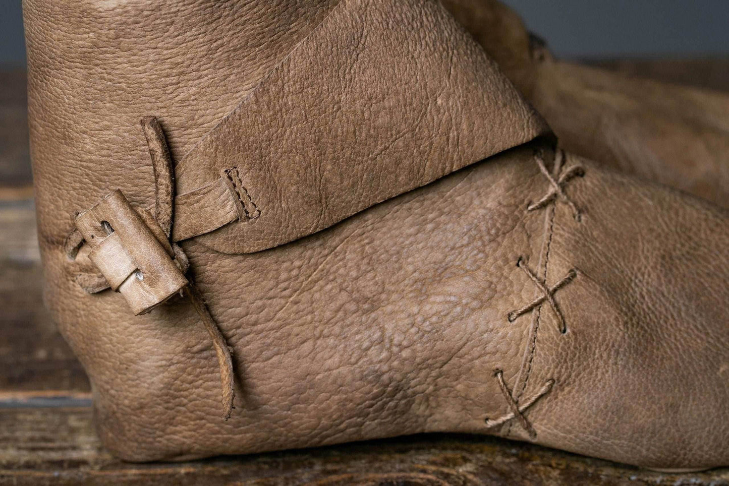 Handmade Leather pastalas (unisex) - Acorn Distress