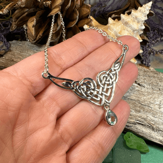 Sara Celtic Knot Necklace - Amethyst