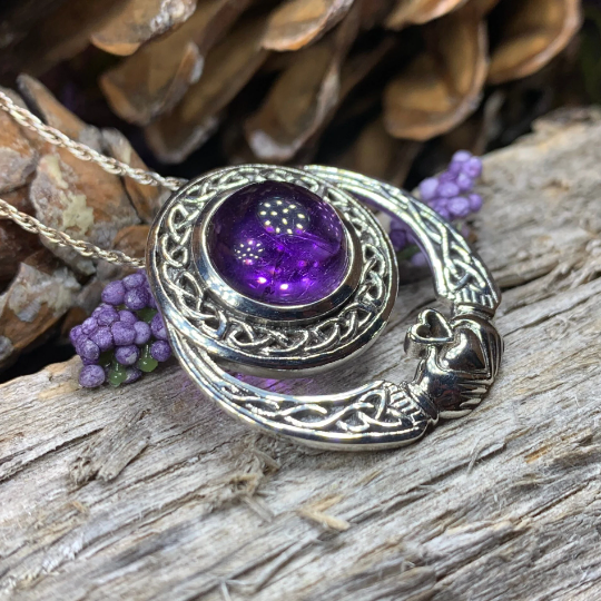 Morna Claddagh Necklace
