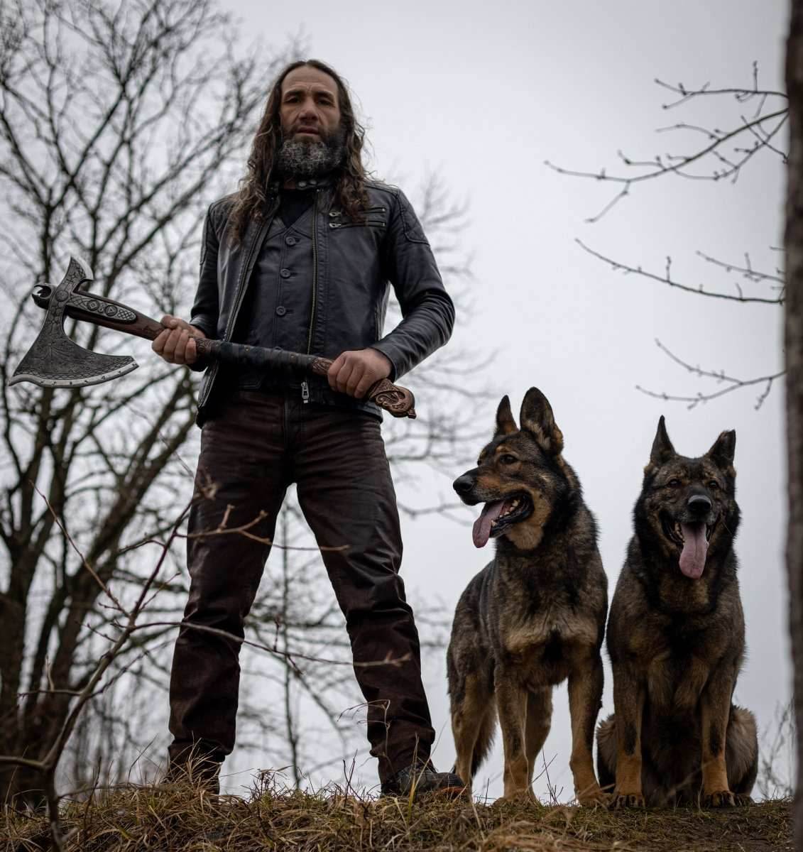 Real Leviathan axe with Glow-in-the-Dar Runes - 