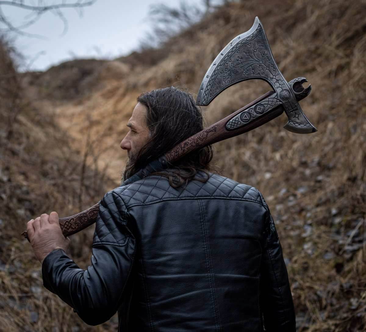 Real Leviathan axe with Glow-in-the-Dar Runes - 