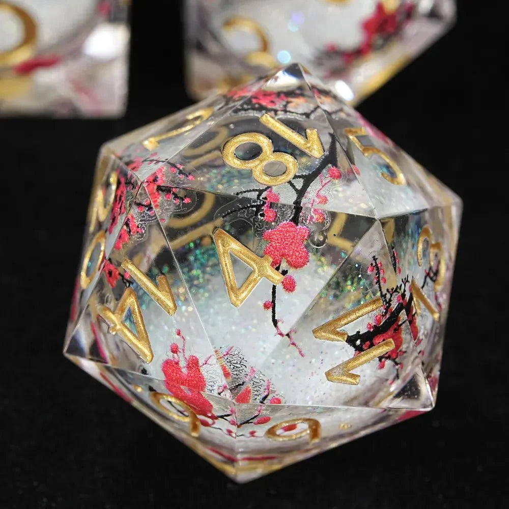 Sharp-edged plum blossom resin DND dice set + gold numbers