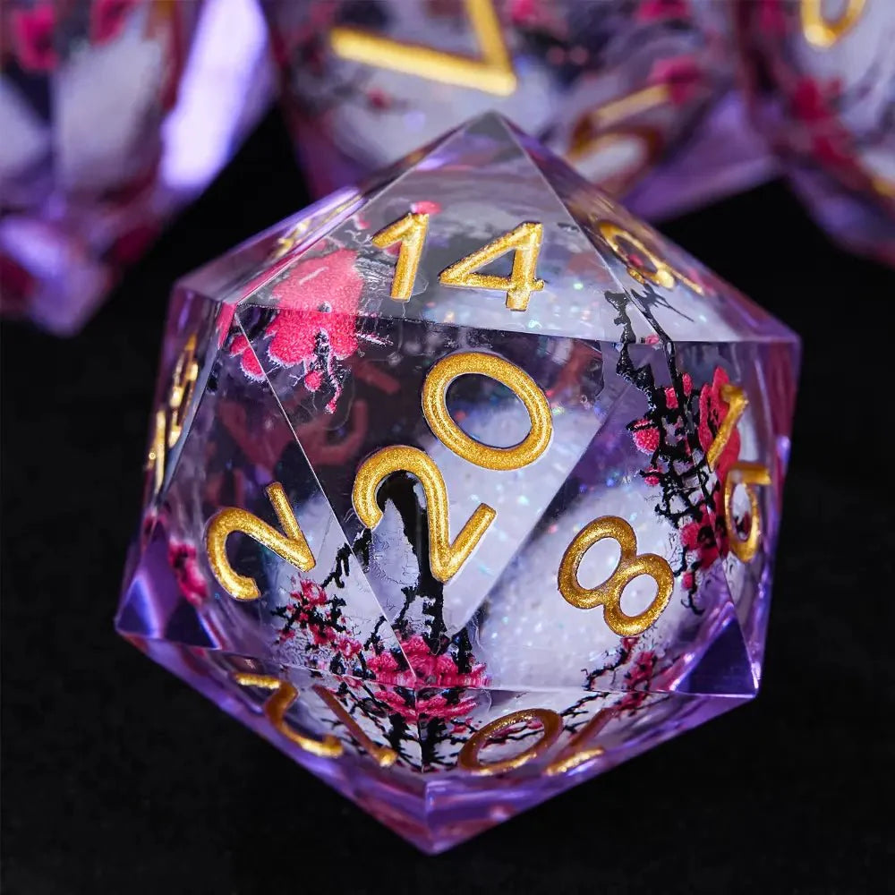 Sharp-edged plum blossom resin DND dice set + gold numbers